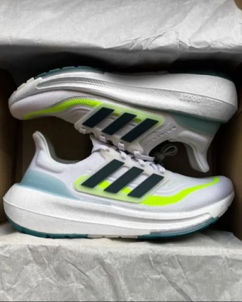 Adidas ultraboost blanca azul verde - Image 3