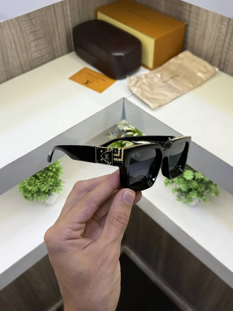 Louis Vuitton Millionaire Edition 96006 - Image 2