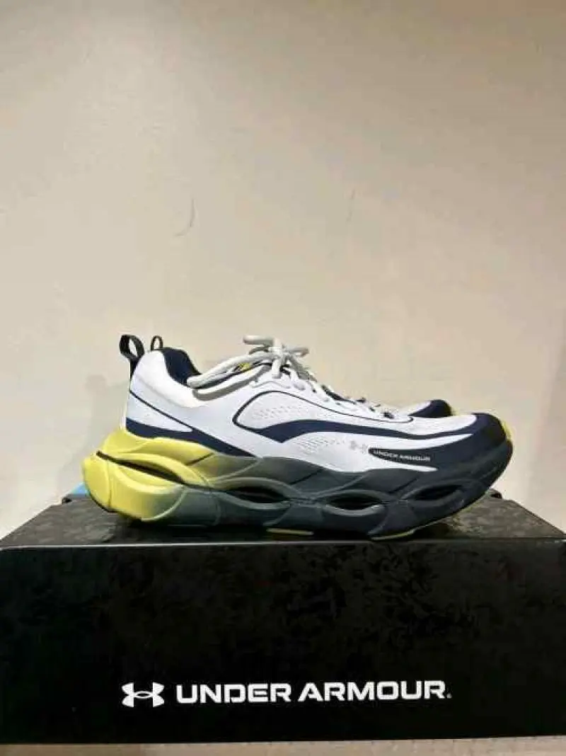 Underr Armour Halo RacerWashed Navy Yellow Shade - Image 3