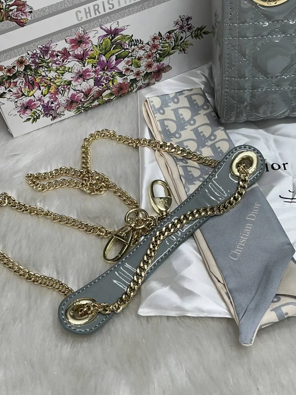 Dior Lady Mini Patent Leather With OriginalBox DustCover 2LongBelt-Chain-And-Leather StarCharm Ribbon Highend - Image 3
