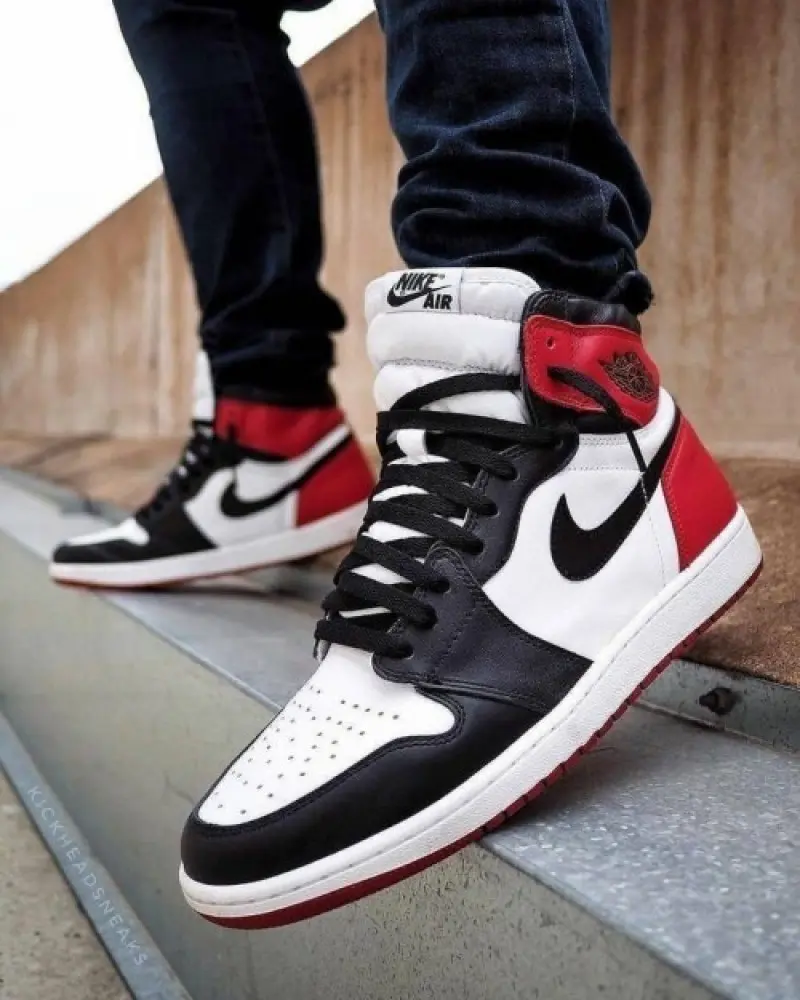 Nike AIR JORDAN RETRO 1 high black toe - Image 2
