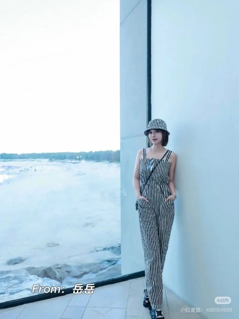 Chanel Black And White Stripes Premium Bucket Hat (With Safety Box) - Image 3