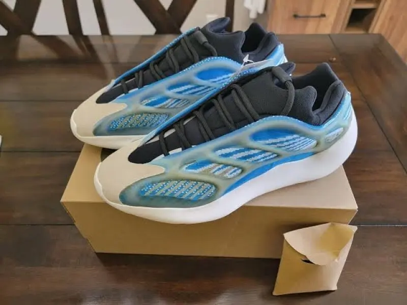 Adidas Yeezy 700 V3 "sky blue"(No Return )#151 - Image 3