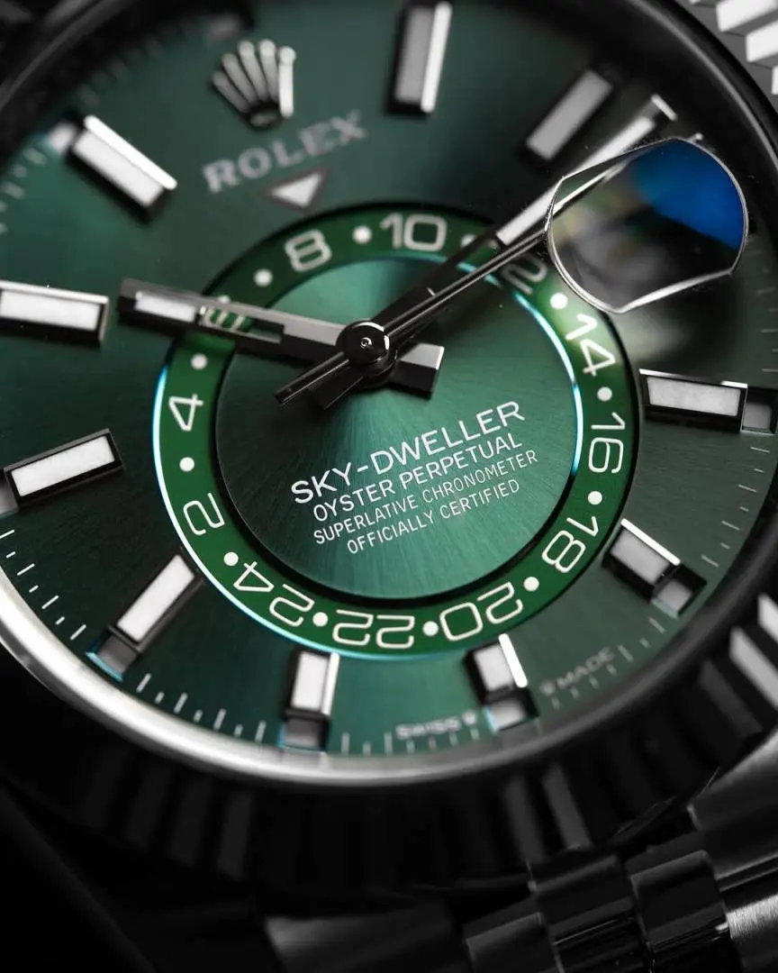 Rolex Oyster Perpetual Sky Dweller Silver-Green - Image 12