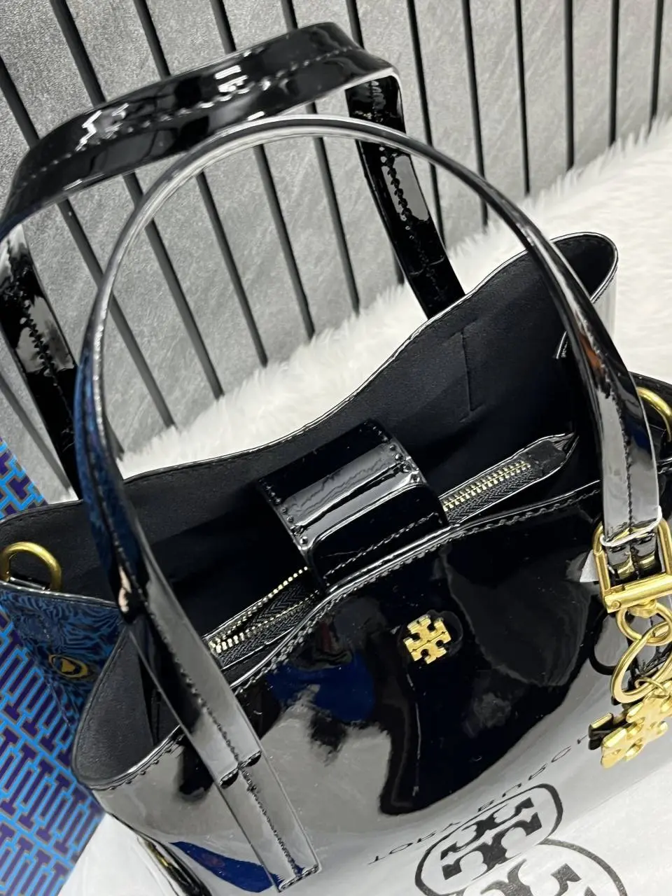 Tori Burch Medium Patent Leather SatchelBag With Charm OriginalBoxPacking - Image 5
