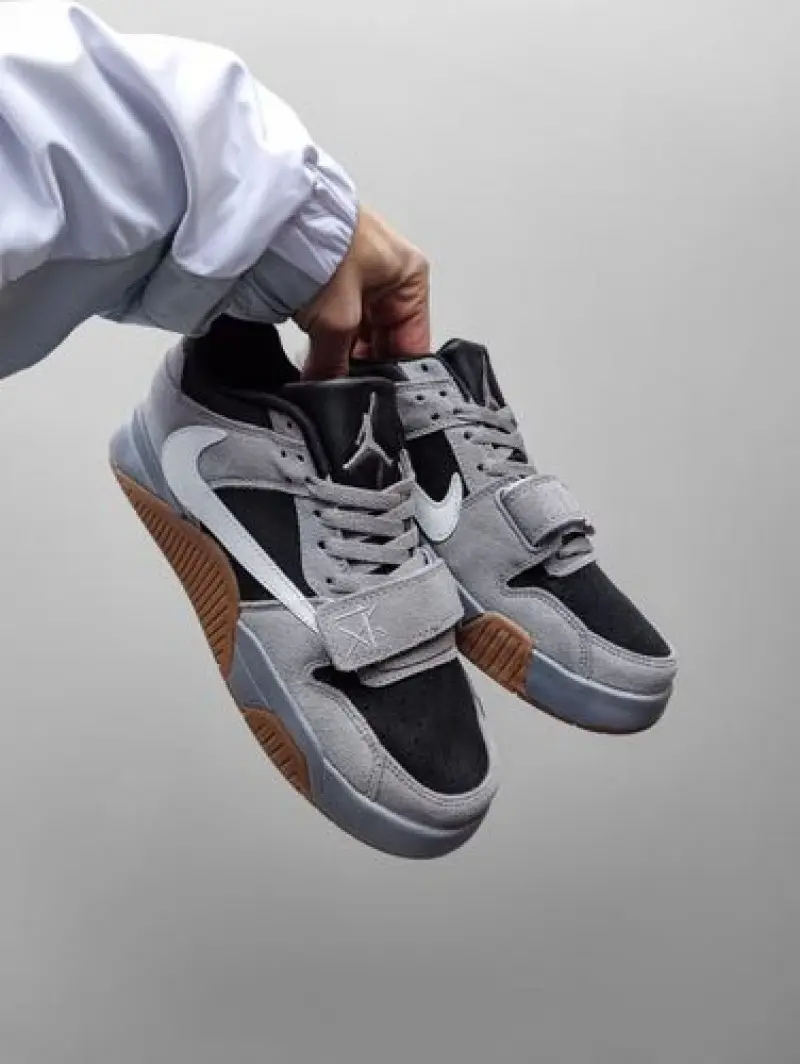 Nike AIR JORDAN TRAVIS SCOTT JUMPMAN JACK SAIL GREY SEMI UA - Image 4