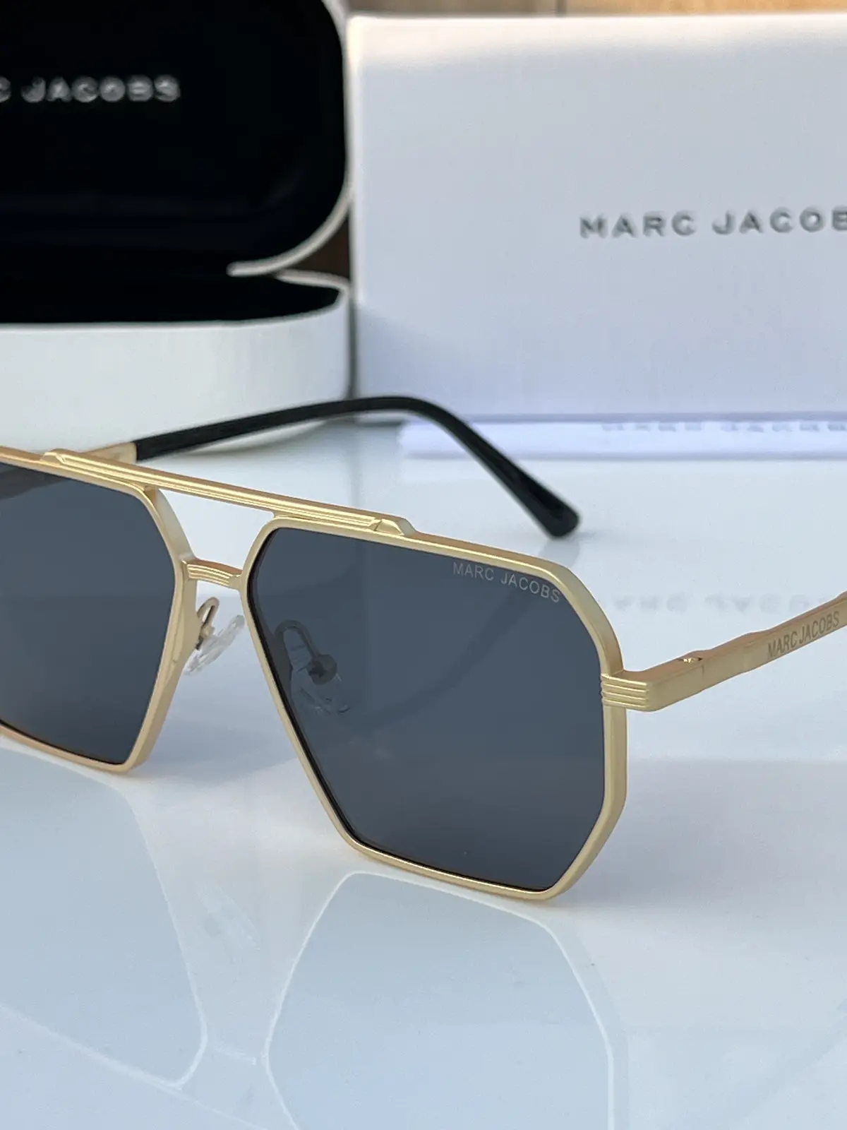 Marc jacobs 510 gold black - Image 2