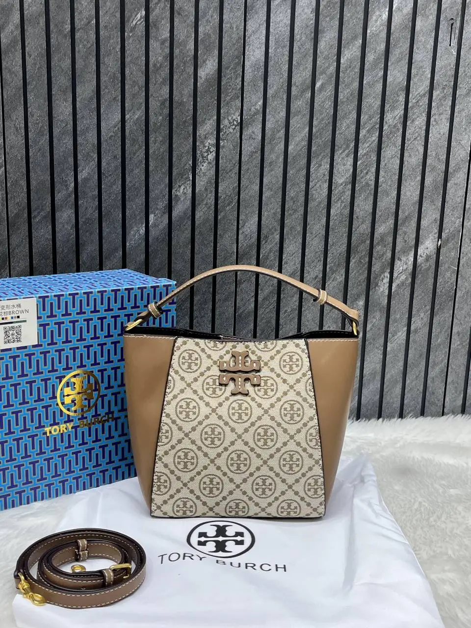 Tori Burch McGraw Bucket Bag With OriginalBox DustCover - Image 7