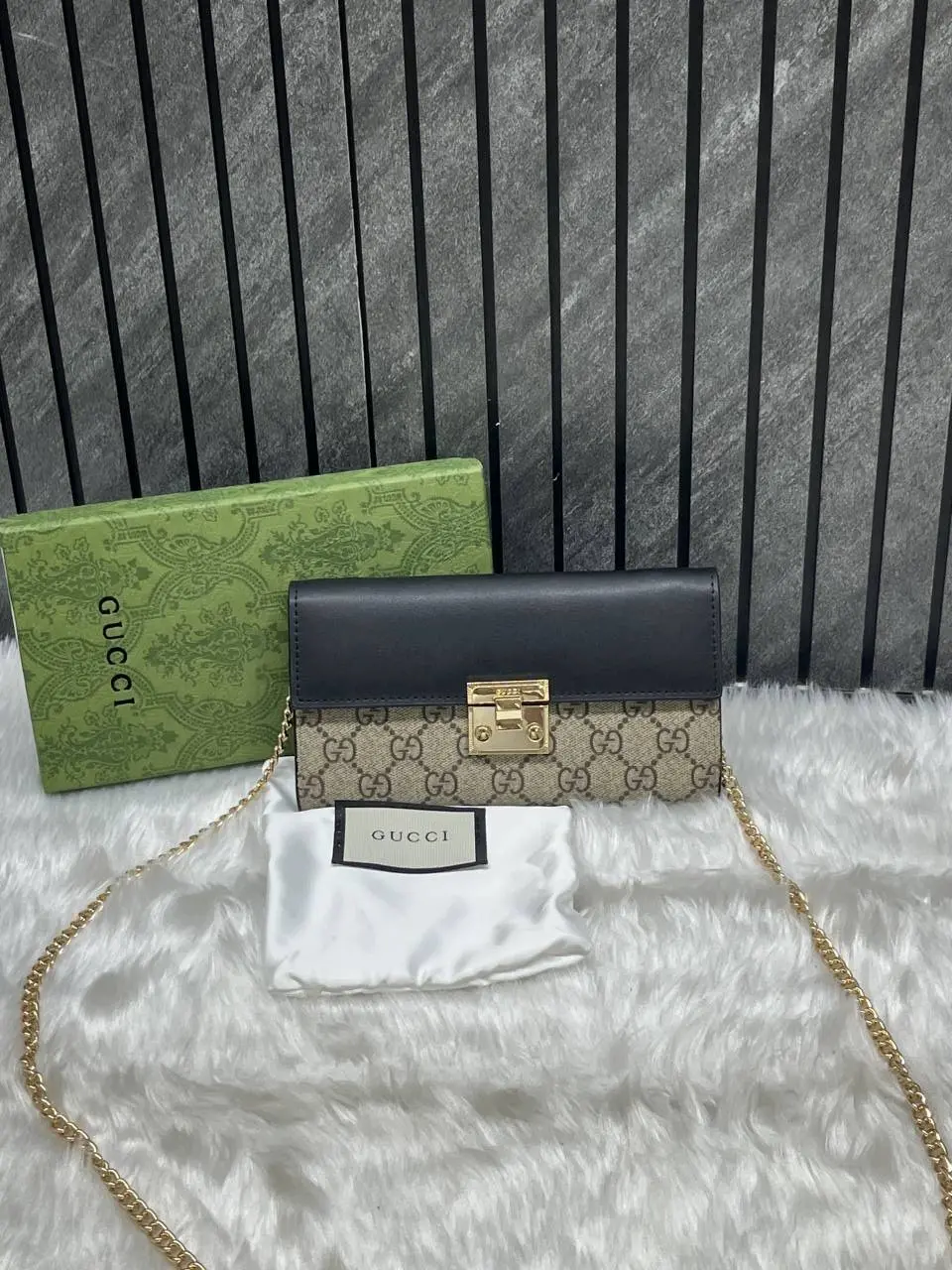 Gucci 72 Padlock Chainwallet With OriginalBox DustCover - Image 5