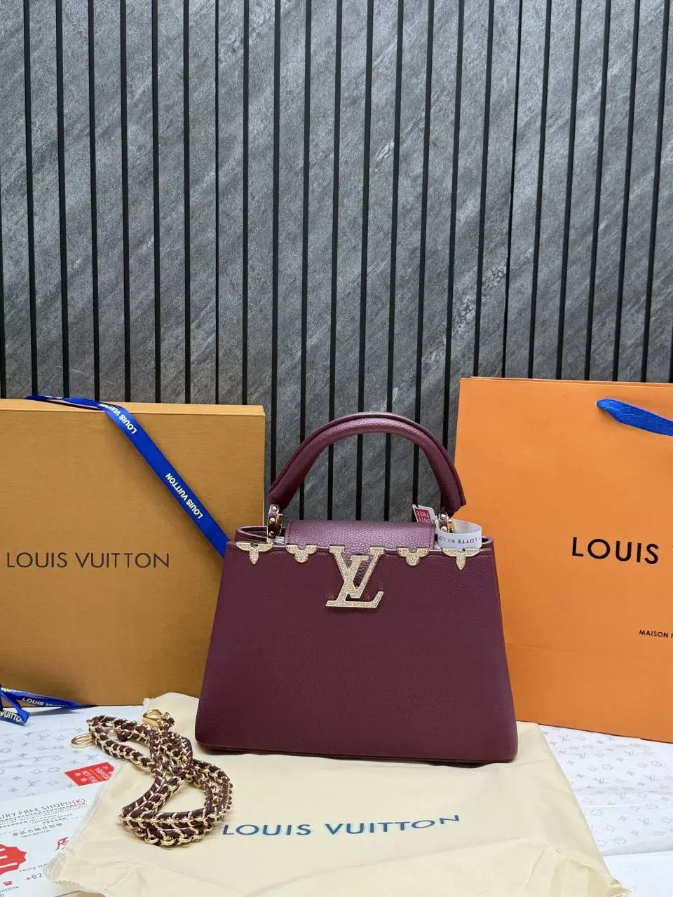 Louis Vuitton CB Wine Capucines Highend With OriginalBox & CarryBag - Image 2