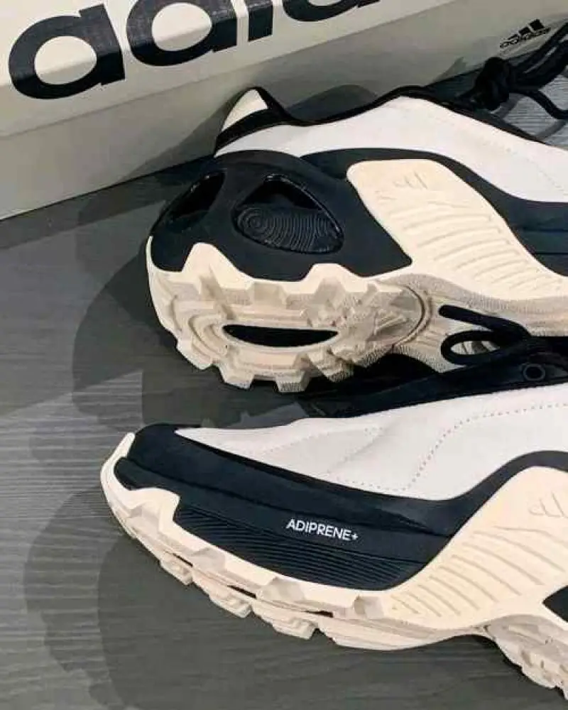 Adidas Wonder Runner White Black 820 - Image 3