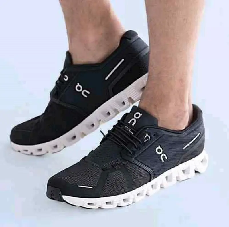 On cloud Running Cloud 5 Black White 951 - Image 3