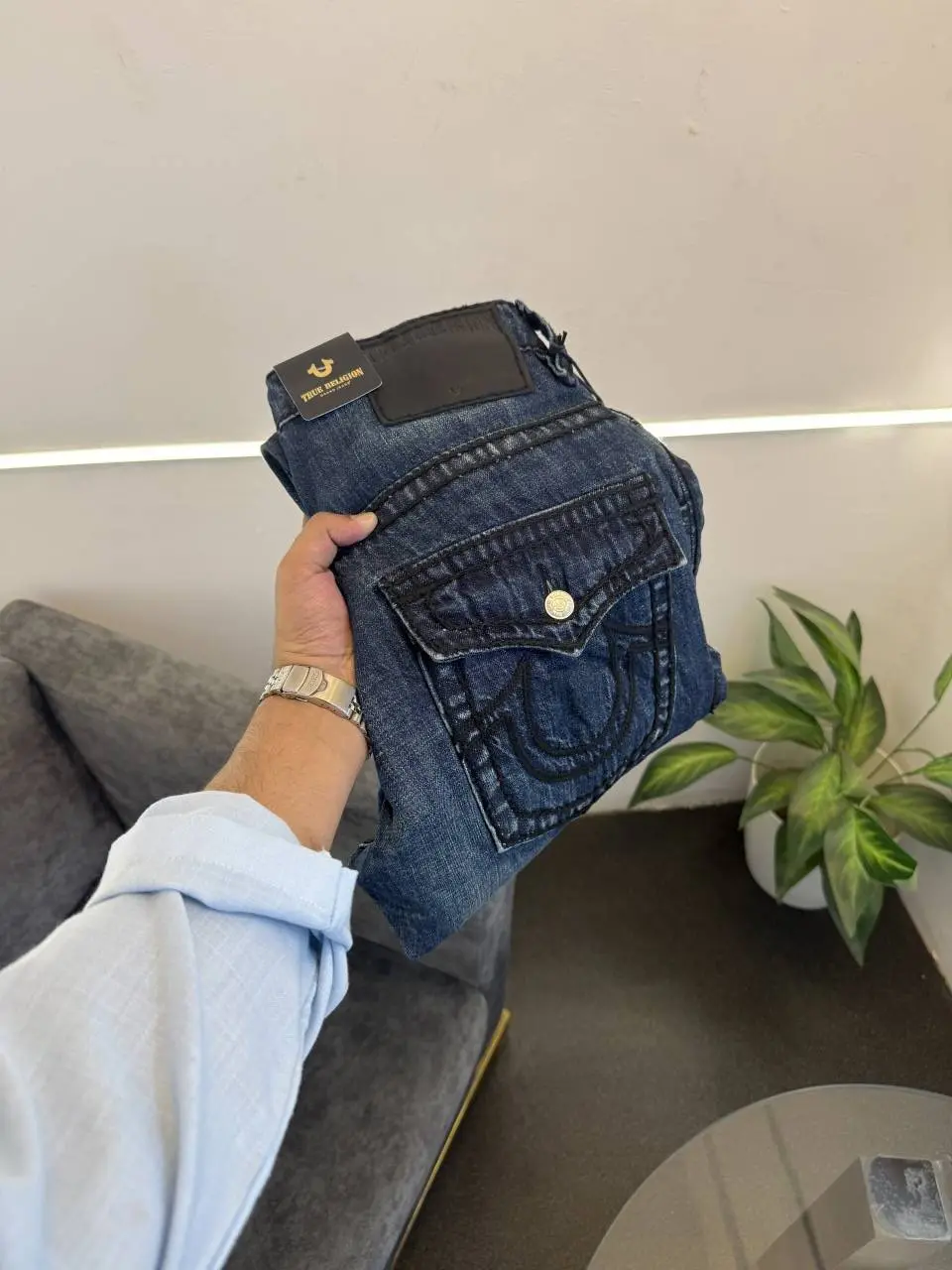 True religion hyperflex blue imported denim with brand button and pattern on back - Image 4