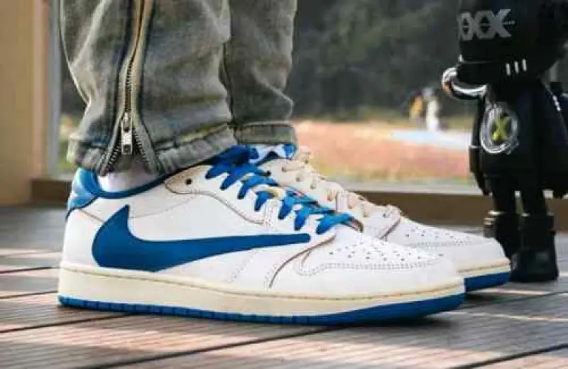 Nike Air Jordan Retro 1 X Travis Scott Fragment Heat Of White Semi Ua Quality With Og Box - Image 2