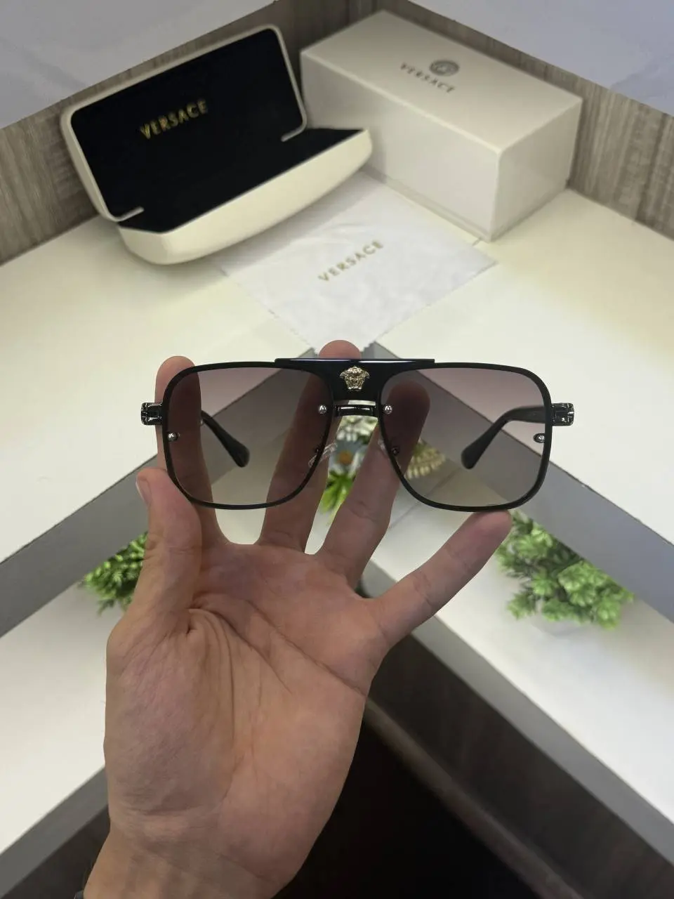 Versace e 2152 Brown sunglass - Image 2