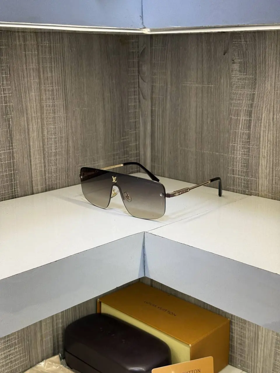 Louis Vuitton 33015 Brown Gold