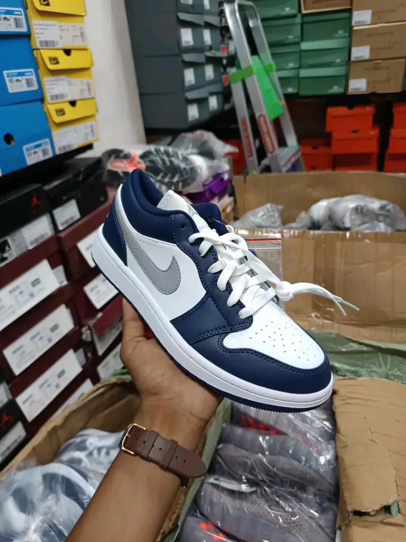 Air Jordan 1 Low Midnight Navy Wolf Grey 620 - Image 2