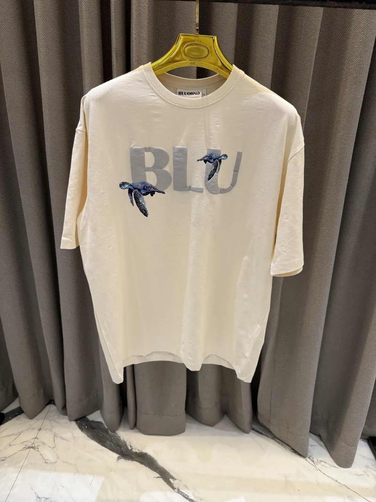 Blu & ORNG Round Neck T-shirt Turtle Edition Cream