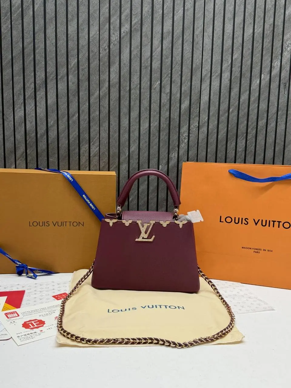 Louis Vuitton CB Wine Capucines Highend With OriginalBox & CarryBag - Image 4