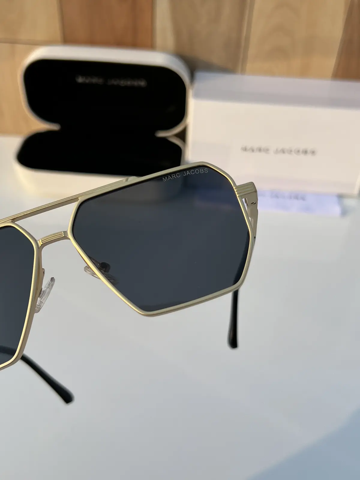 Marc jacobs 510 gold black - Image 5