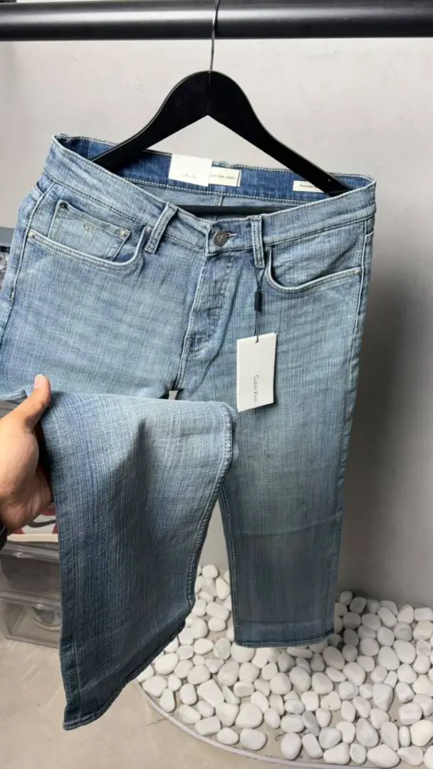 Calvin Klein Premium Straight Fit Denim Jeans 2827 - Image 2