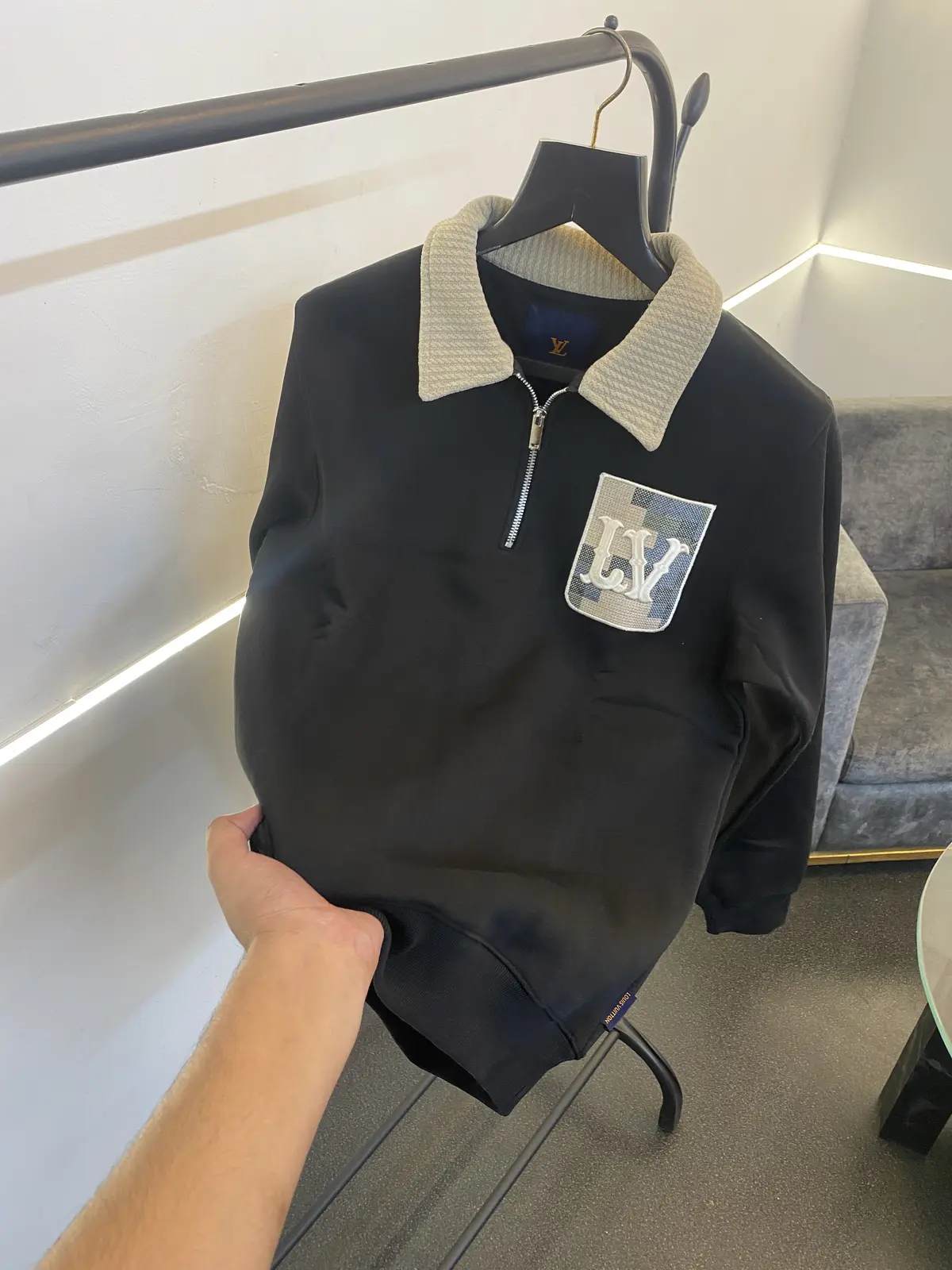 Louis Vuitton heavy gsm H zip cotton fleece imported sweatshirt black - Image 2