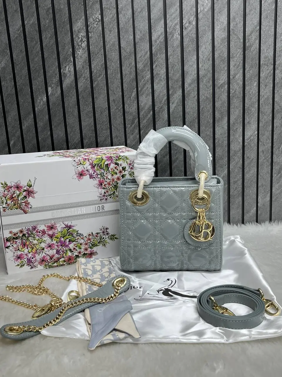 Dior Lady Mini Patent Leather With OriginalBox DustCover 2LongBelt-Chain-And-Leather StarCharm Ribbon Highend - Image 9