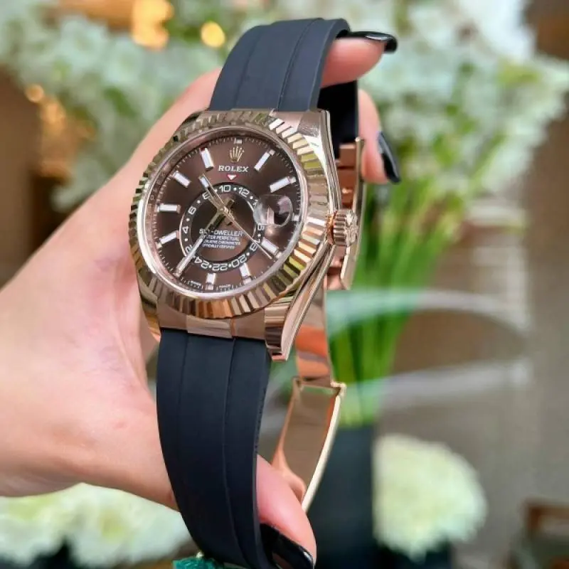 Rolex Oyster perpetual Sky Dweller - Image 4