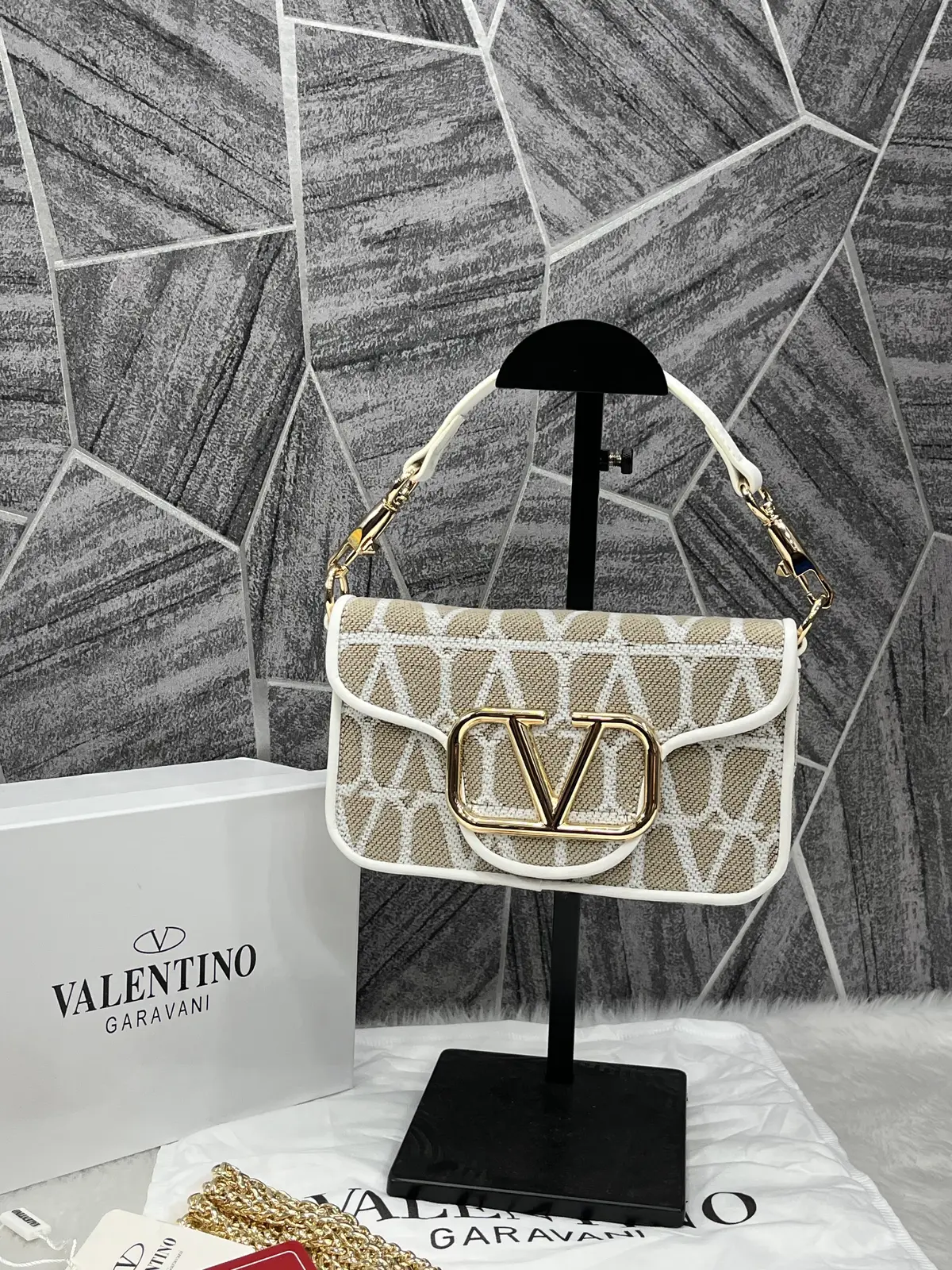 Valentino V Loc White Small Shoulder Bag With OriginalBox - Image 3