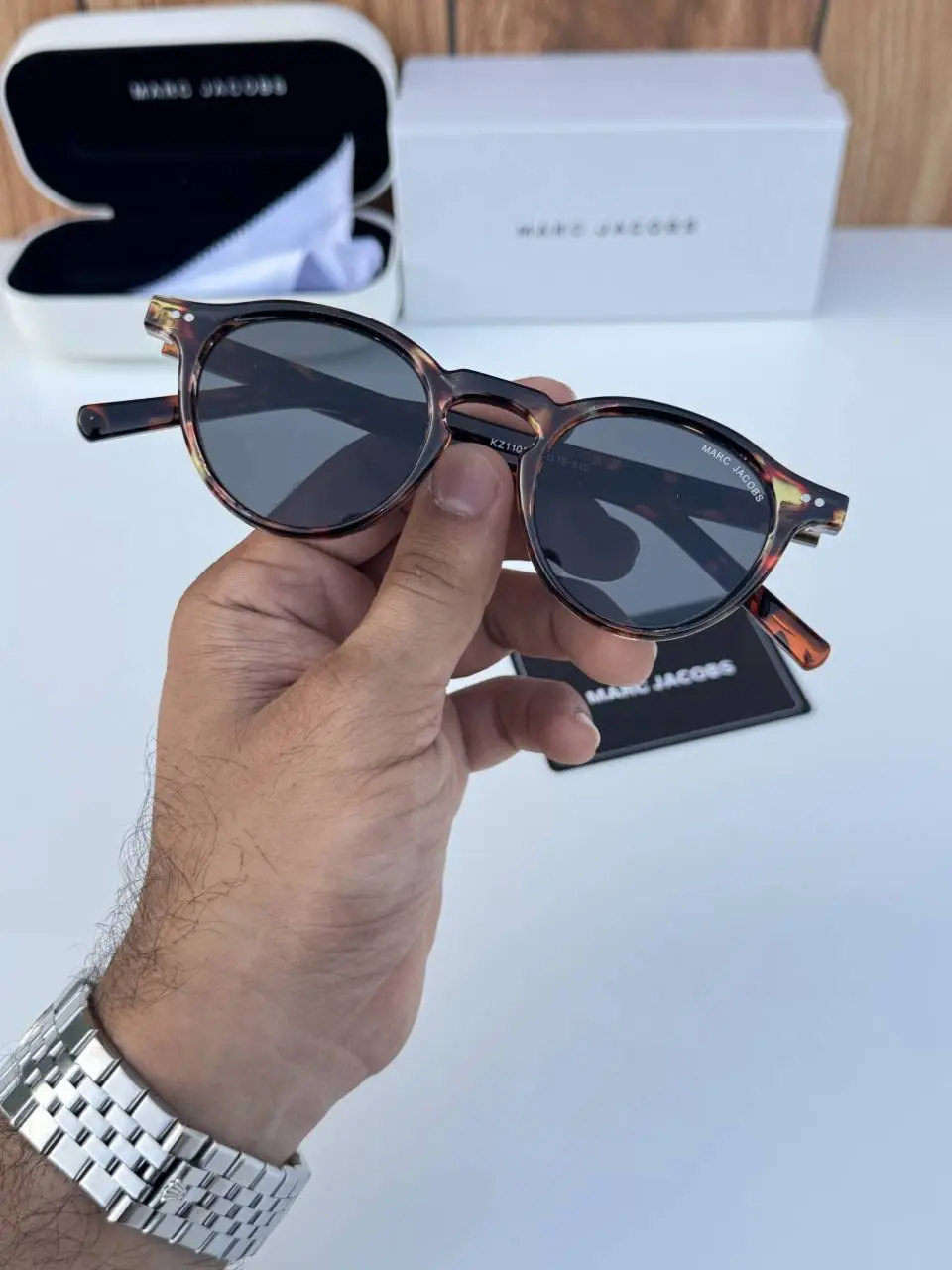 Marc jacobs 1103 tiger black - Image 4