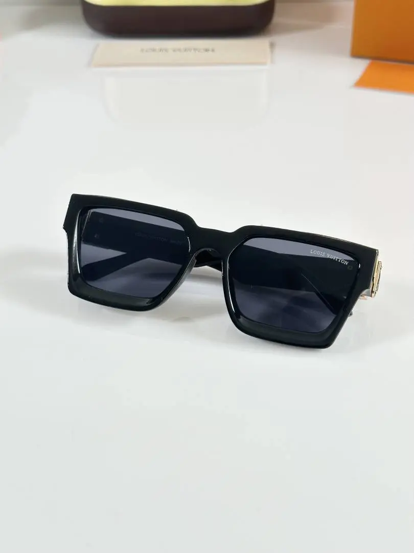 Louis Vuitton 96006 Gold Black - Image 3