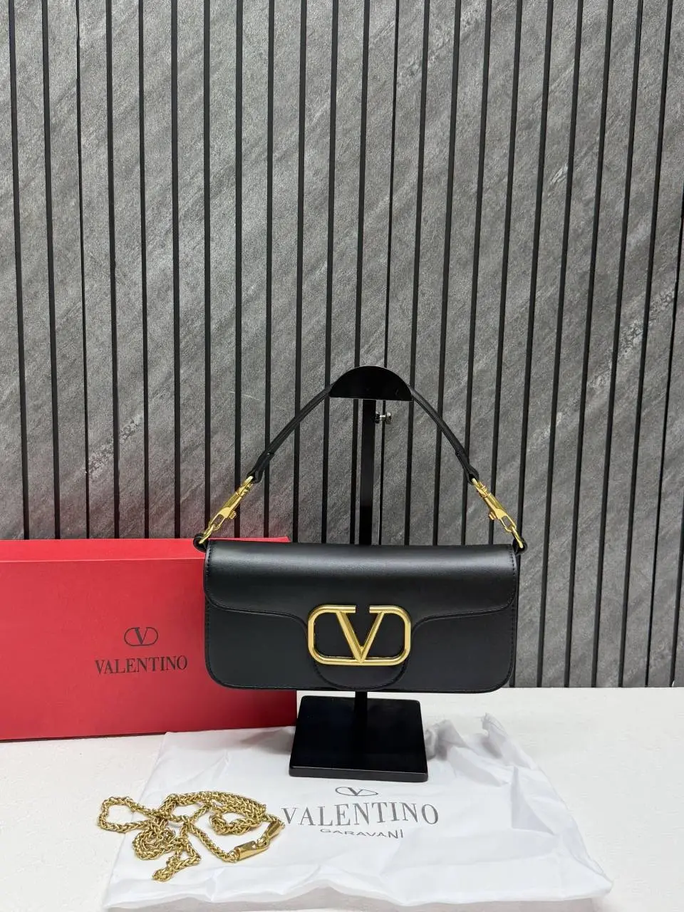 Valentinno Loco Large ShoulderBag With OriginalBox & DustCover - Image 2