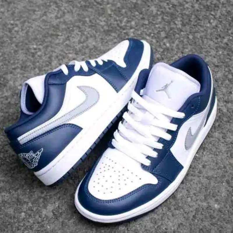 Air Jordan 1 Low Midnight Navy Wolf Grey 620 - Image 3