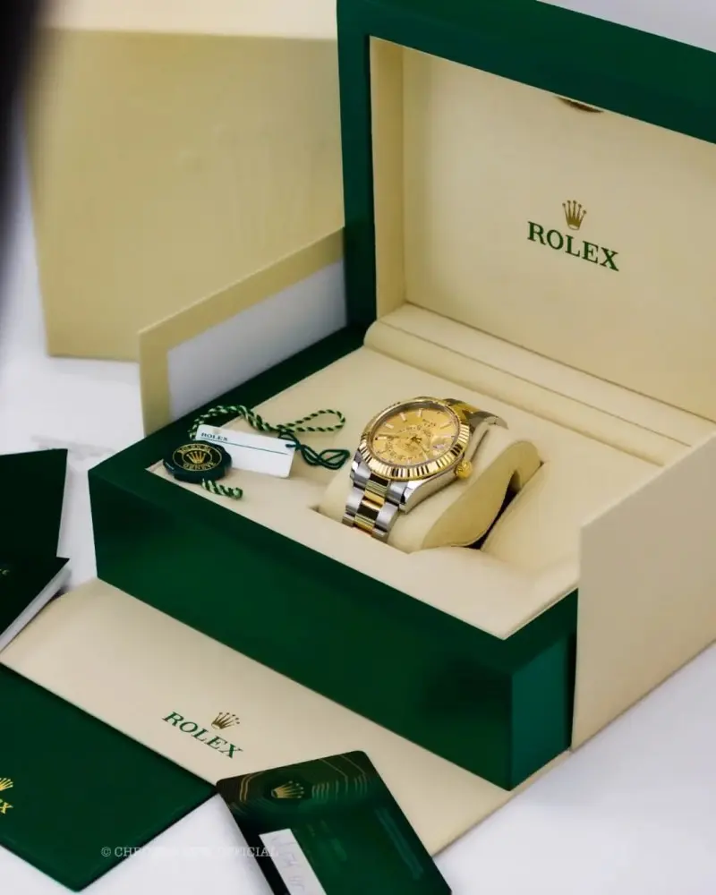 Rolex Oyster perpetual Sky Dweller - Image 2