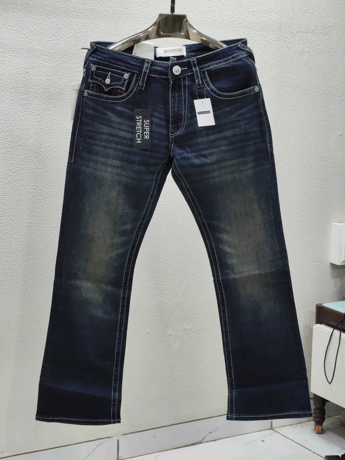 TRUE RELIGION IMPORTED STORE ARTICLE JEANS - Image 3