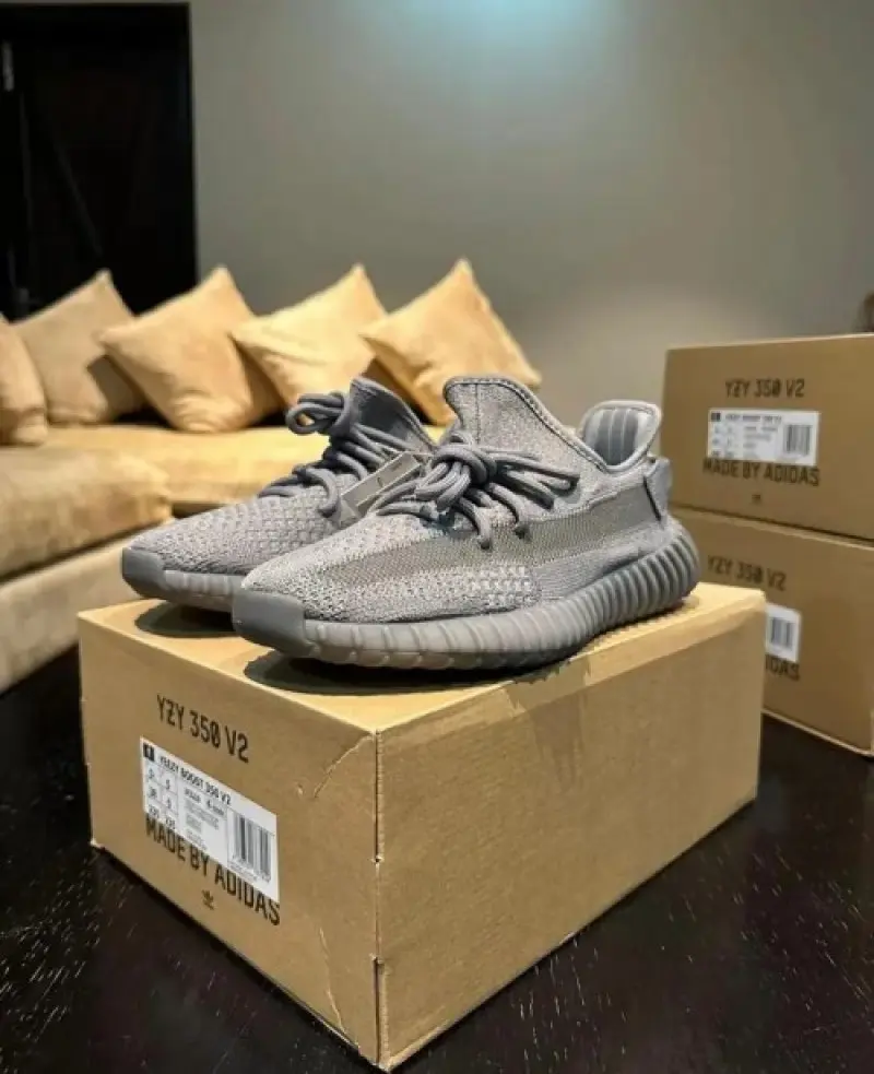 Adidas Yeezy 350 V2 Space Ash semi UA With Full Accessories