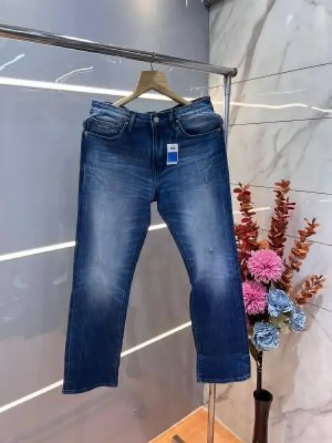 Balenciaga a Blue Shade Premium Imported Stretchable Lycra Fabric Straight Fit Denim with Embroidered Logo Sale Offer 3074