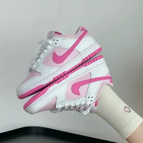 Nike Dunk Low Hyper Pink 698