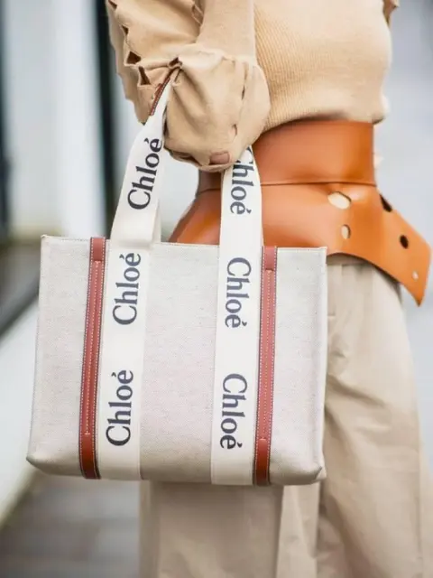 CHLOE Medium Woody Tote Bag With Dust Bag (White - 397)