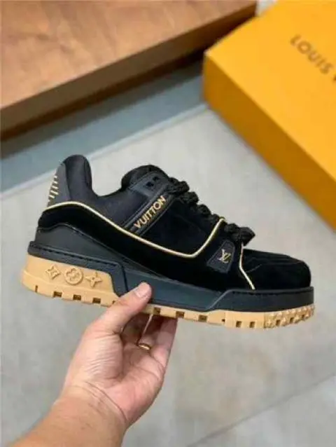 Louis Vuittonn Trainer Maxi Black Gum