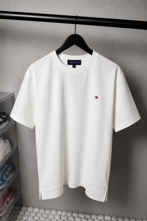 Tommy Hilfige r Premium Round Neck T-Shirt with OG Box Packaging 1575 Sale VS1000