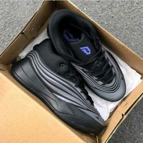 Adidas Dame X core black iron Metallic332