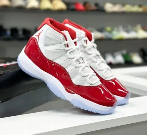 ..Nikke air jordan 11 varsity red cherry. fix