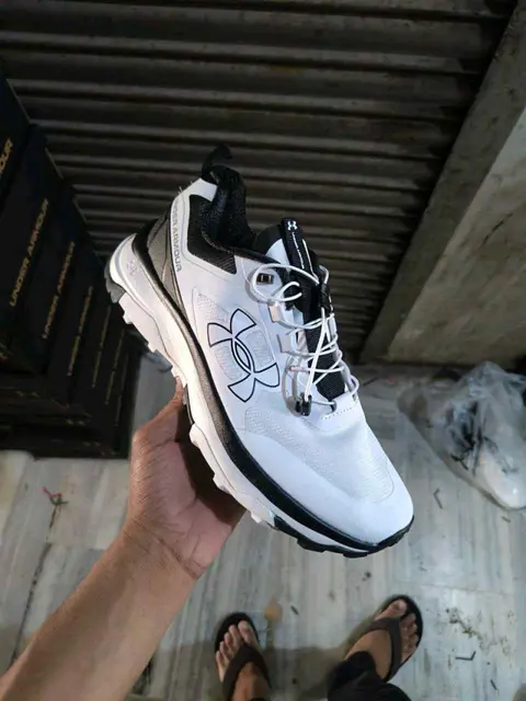 Under Armorr Charged Bandit Trail 2 White & Black 2574