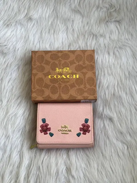 Coach 116 Pink Trifold Wallet With OriginalBox DustCover Premium