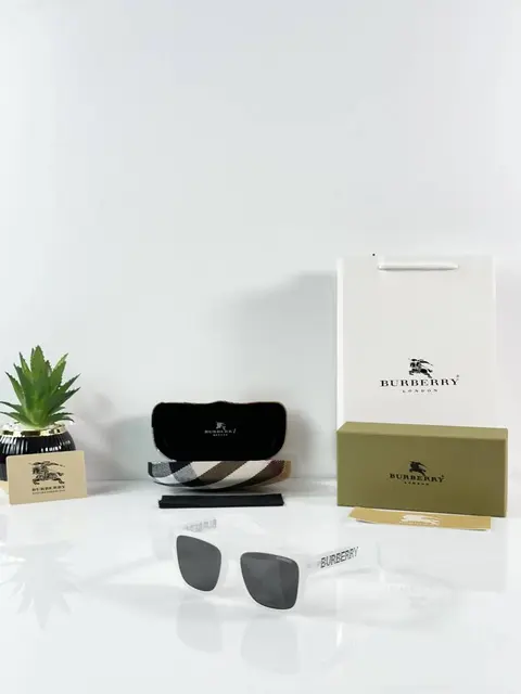 Burberry 4458 Ice Black