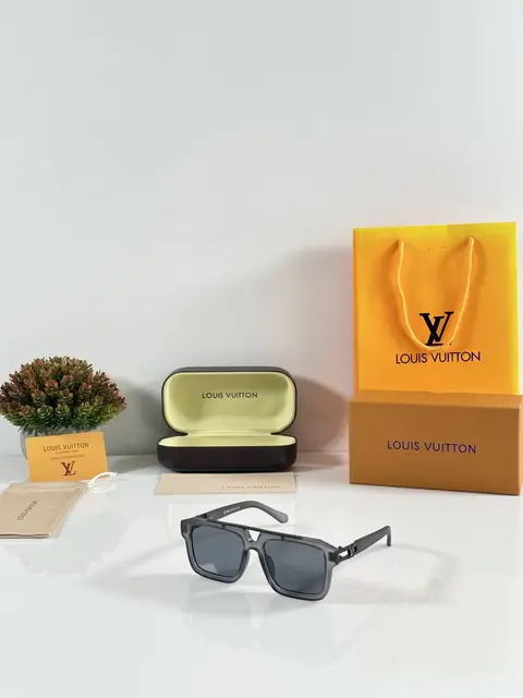 Louis Vuitton 121 Grey