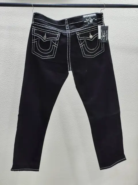 TRUE RELIGION IMPORTED STORE ARTICLE JEANS