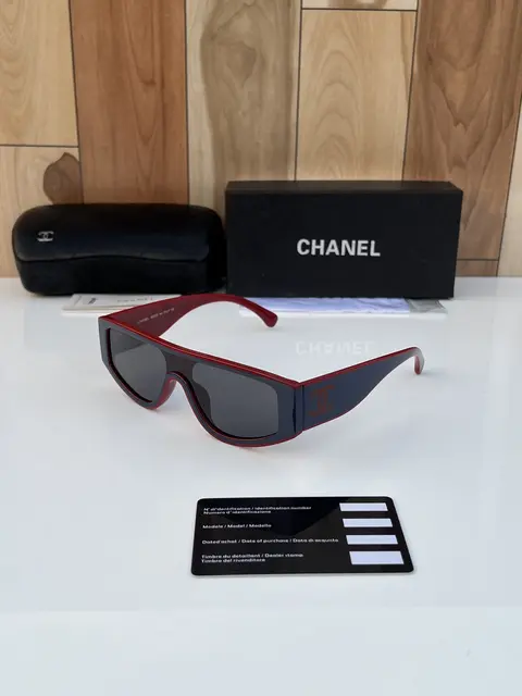 Chanel 1001 red blue