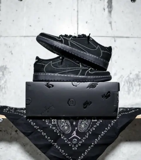 Travis Scott x Air Jordan 1 Low Phantom